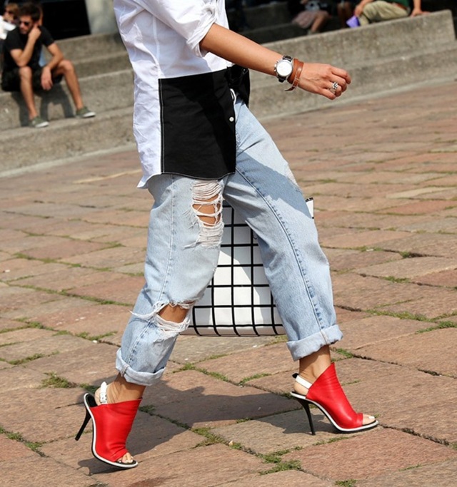 vogue-it-street-style-distressed-denim-light-blue-jeans-rips-torn-red-balenciaga-slingback-heels-sandals-balenciaga-check-bag-black-and-white-button-up-untucked-fashion-week-2
