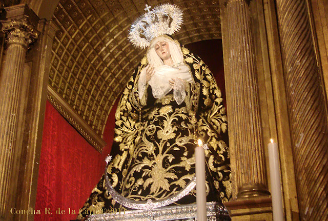 Virgen del Rosario de luto - Hdad. de Montesión - novbre 2011.jpg