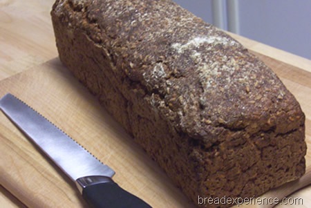 vollkornbrot-with-flaxseeds 020