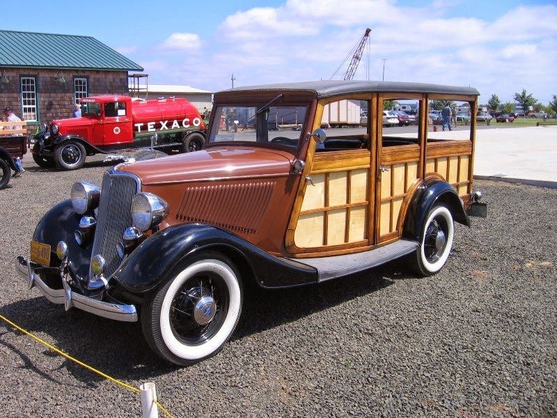 [IMG_2432-1933-Ford-Wagon-at-Antique-%255B1%255D.jpg]