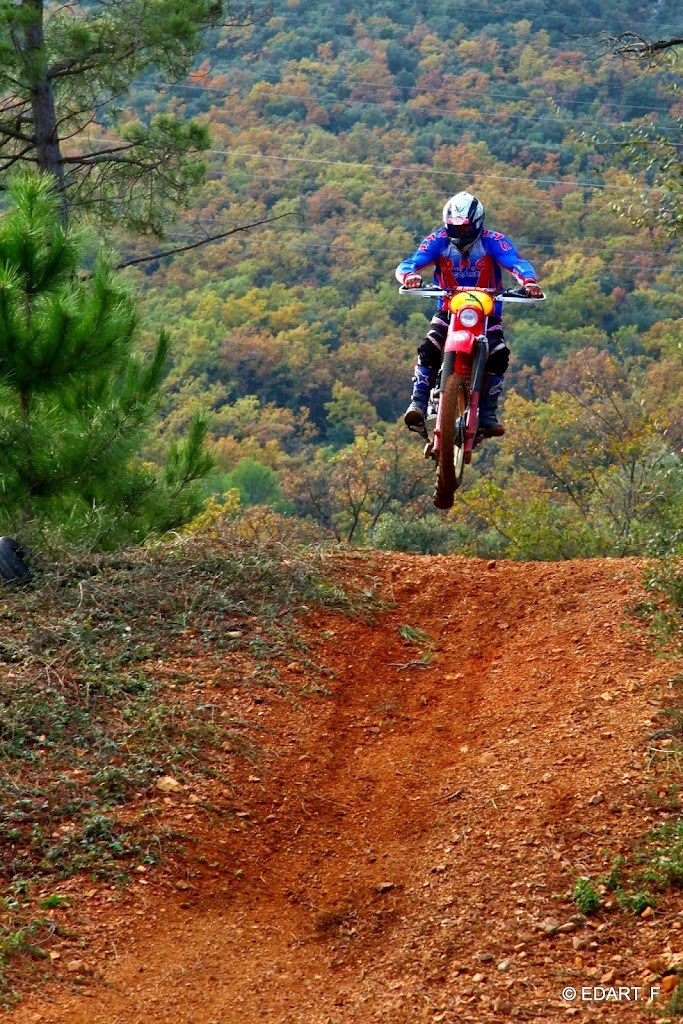 Photos d'un enduro qui eu lieu à Flassan sur Issole-TEST