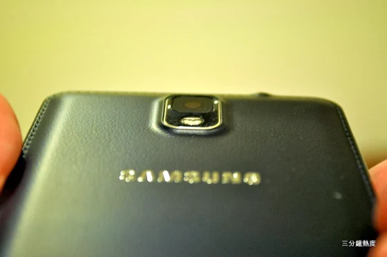 Galaxy Note 3 鏡頭微凸