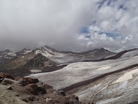 Glaciers de l'Elbruz à 3700 m (Terskol, Kabardino-Balkarie), 13 août 2014. Photo : J. Marquet
