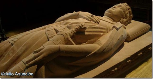 Sancho VII el Fuerte - Estatua yacente de Roncesvalles
