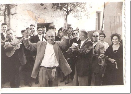 526053_191536600985932_1421034202_n