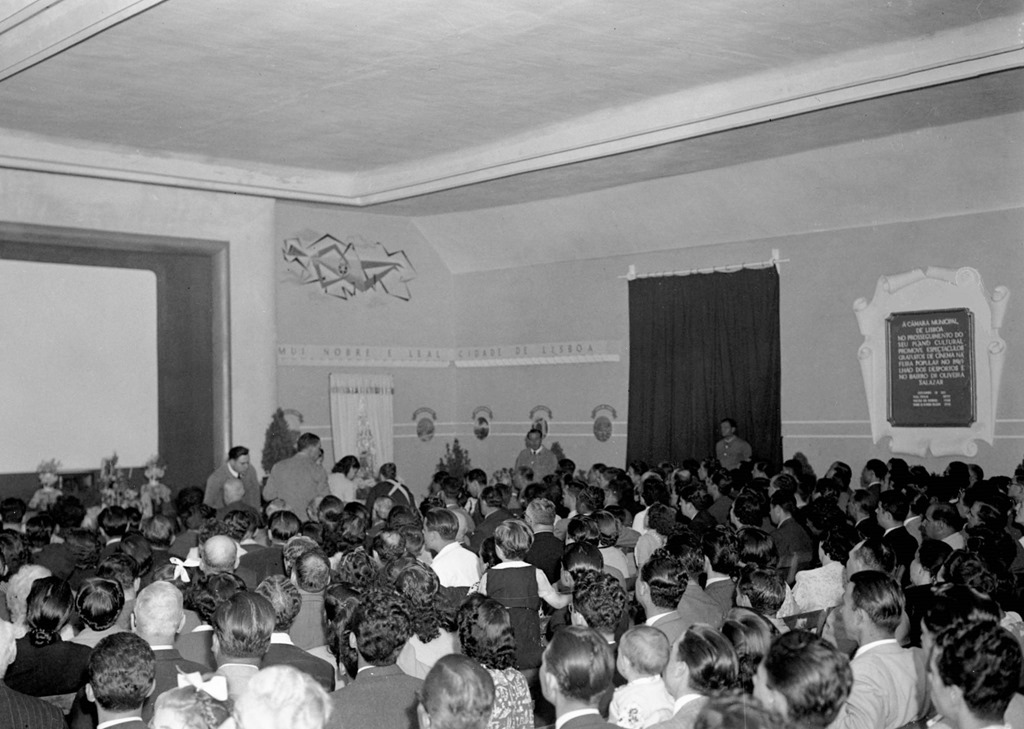 [1951-Cinema-da-Feira-Popular.2.jpg]