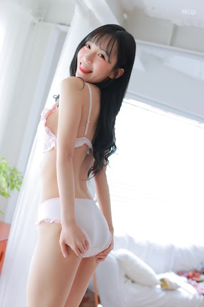 쏘블리 (@leeesovely) Housekeeper 2-1 Photo Set Collection