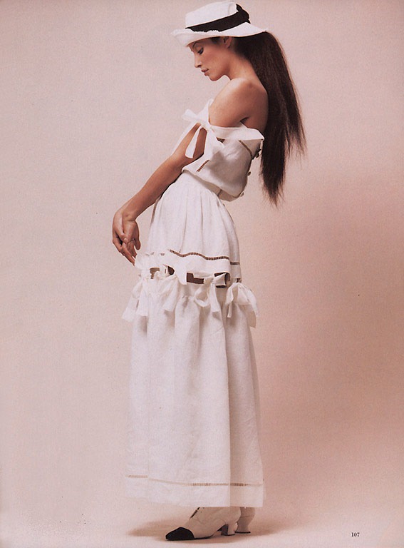 [harpers-bazaar-us-jan1993-4%255B6%255D.jpg]