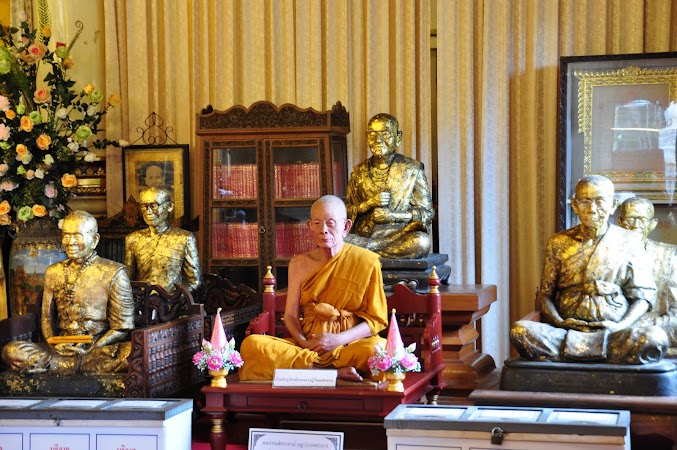 Imagini Thailanda: Calugar buddhist in templul Wat Phra Singh din Chiang Mai, THailanda