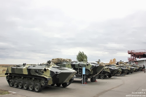 В рамках выставки "ВТТВ-2013" прошел показ военной техники ВДВ