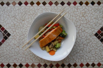 Grilled Salmon with Stir-Fried Veg