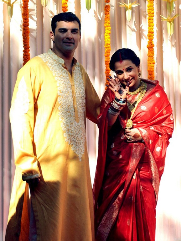 [Vidya-Balan-Siddharth-Roy-Kapur-Marriage-Pictures%255B3%255D.jpg]