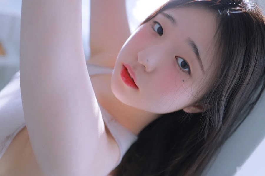 Yeon Woo (연우) See Through