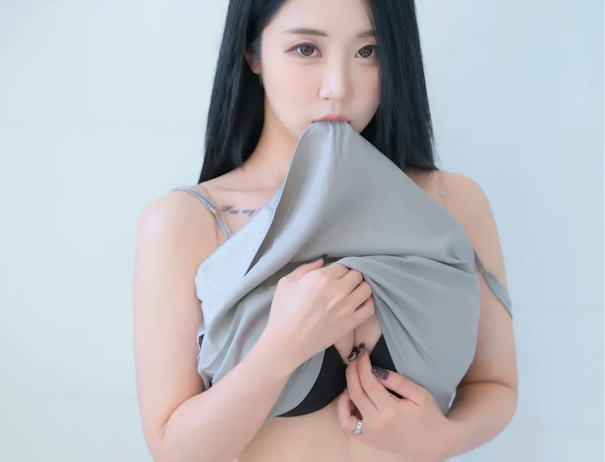 Bomi (보미) Gray Slip