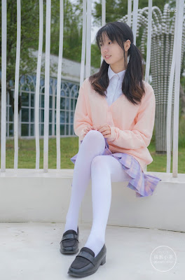 Coser@稚乖画册 Vol.002 颓废01 短裙白丝