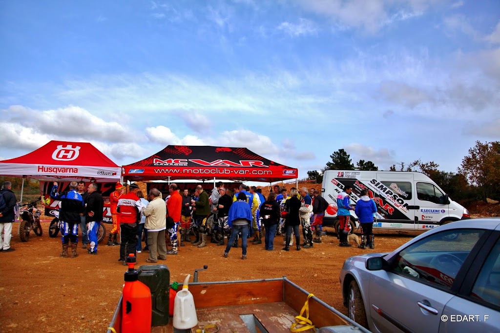 Photos d'un enduro qui eu lieu à Flassan sur Issole-TEST