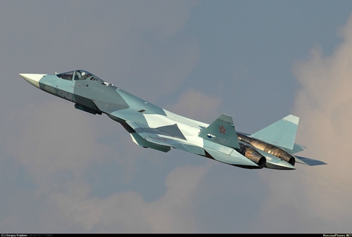 Т-50 на земле и в воздухе