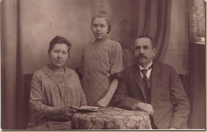Anna Bartels, Maria Korbach Bartels, Daniel Mathias Bartels c 1910