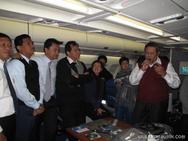 [foto%2520keseharian%2520Presiden%2520Indonesia%2520Susilo%2520Bambang%2520Yudhoyono%2520%252815%2529%255B3%255D.jpg]