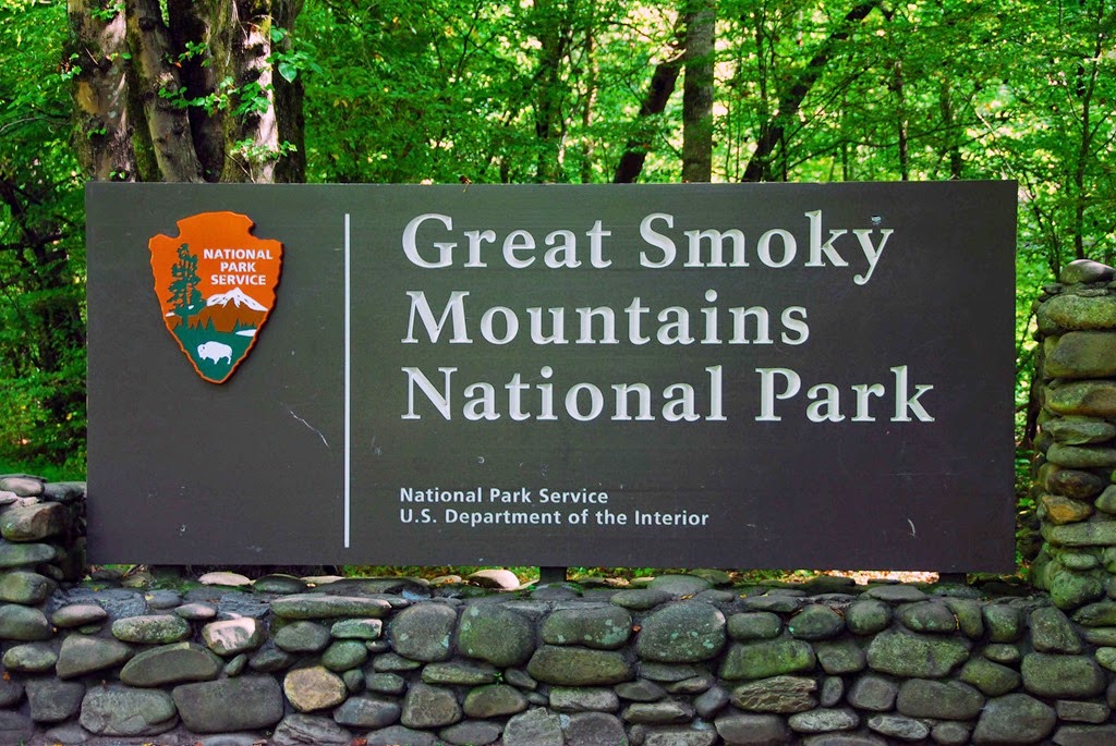 [Great-Smoky-Mountains-Sign4.jpg]