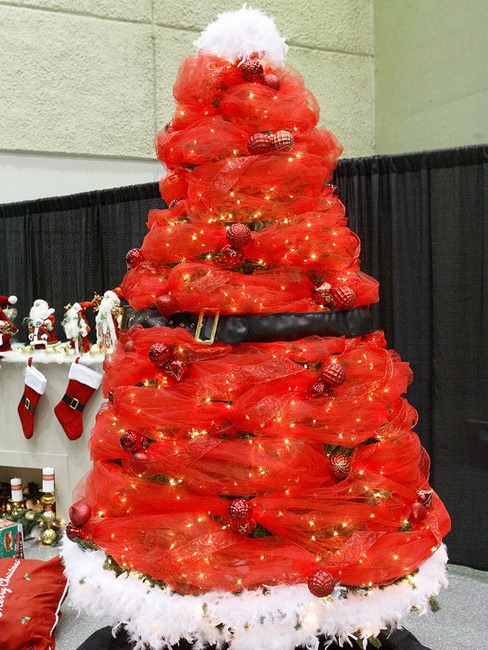 [1-fresh-ideas-for-christmas-tree-decorating%255B11%255D.jpg]