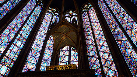 Obiective turistice Paris:  Vitralii la St. Chapelle Paris