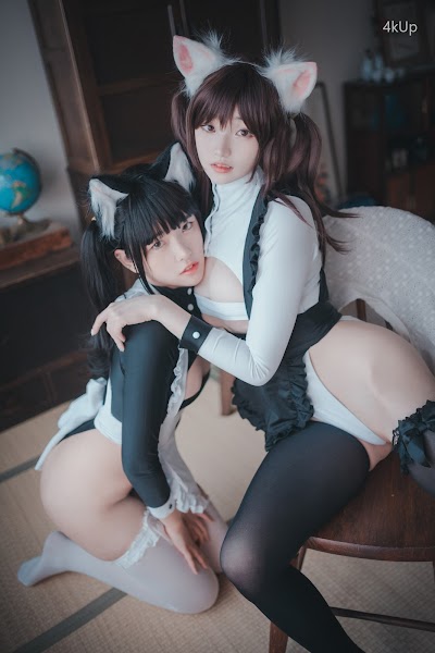 DJAWA Photo – Bambi (밤비) & Sonson (손손) Maid Mansion W