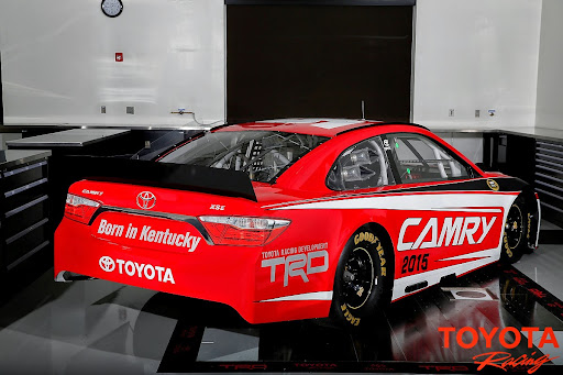 2015-Toyota-Camry-NASCAR-04.jpg