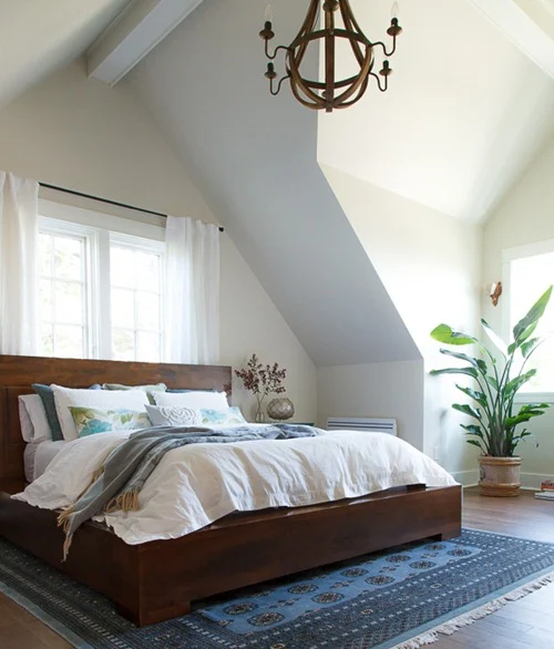 wood bed frame white bedding