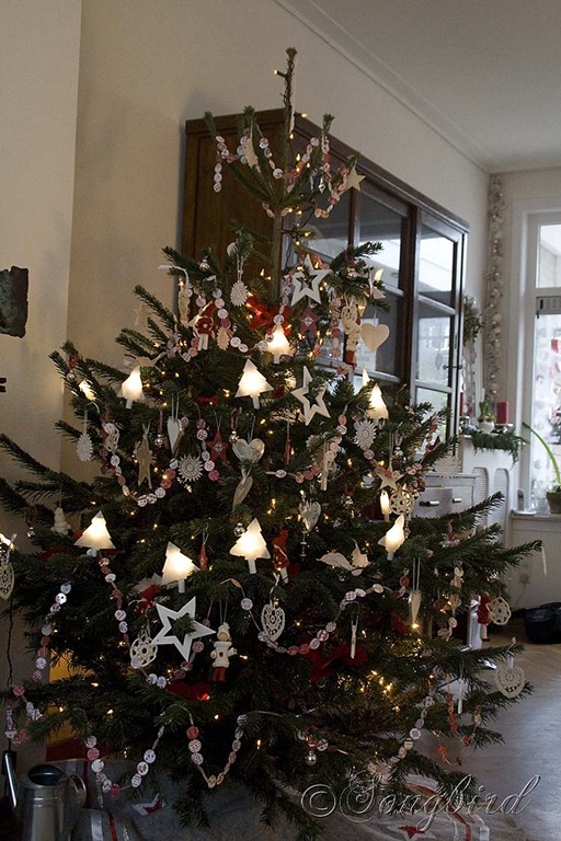 [Songbird%2520Christmas%2520Tree%25202%255B11%255D.jpg]