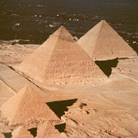 16.- Pirámides de Gizeh