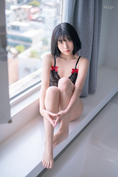 Sonson (손손) Black Rose