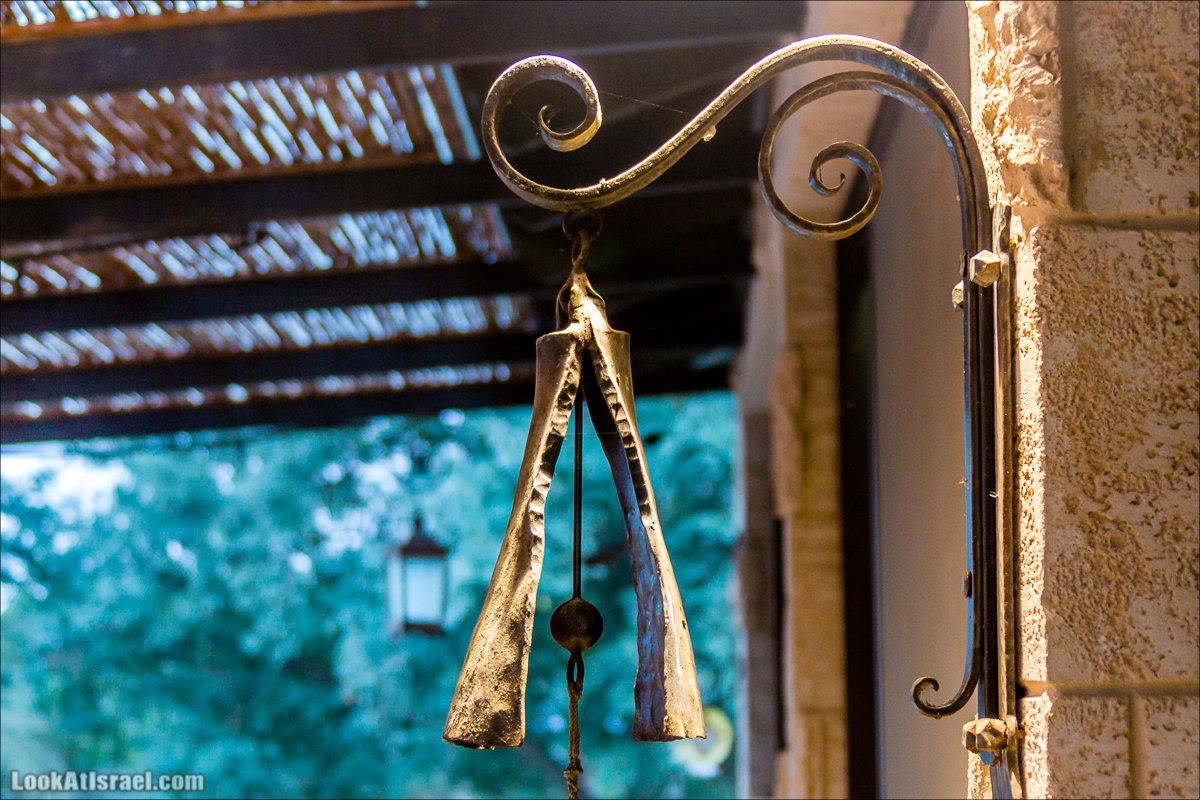 Менахемия - Козья Ферма Аз Из и медицинский музей Бейт ха-Рофе | Menahemia - As Is farm and medical museum | LookAtIsrael.com - Фото путешествия по Израилю | מנחמיה - חוות עז עיז ובית הרופא