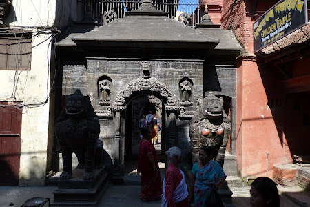 Poarta templul de aur Patan