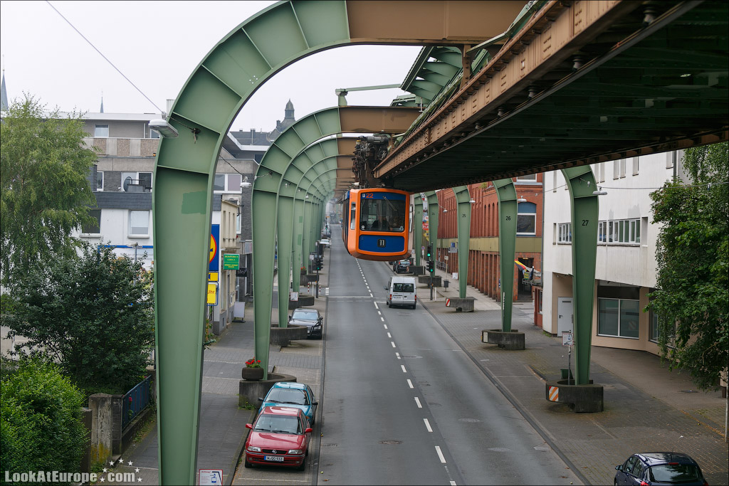 LookAtEurope.com: Евротур. Вупператаль город Энгельса и подвесной железной дороги швебебан