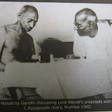 గాంధీ 40 4002