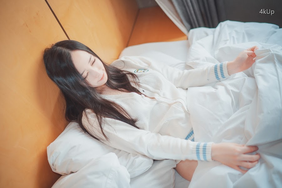 DJAWA Photo – Bambi (밤비) Homebody Girl