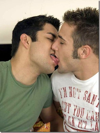 Gay-kiss