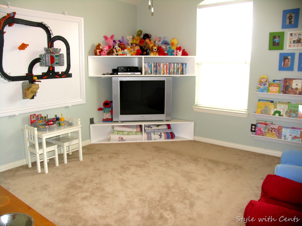 [Creating%2520an%2520Inexspensive%2520Playroom%2520from%2520Style%2520with%2520Cents%2520www.stylewithcents.blogspot.com%252010%255B9%255D.jpg]
