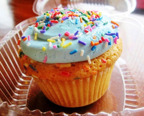 [mollys-cupcakes---cake-batter5.jpg]