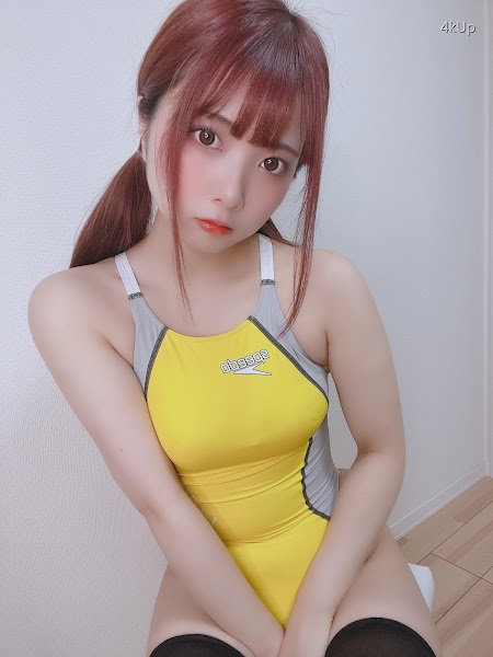 [Fantia] Tomiko (とみこ) 黄色い競泳水着 とニーソ