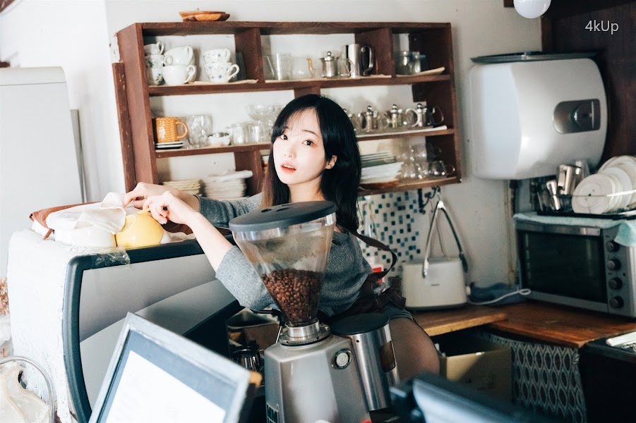[Loozy] Bambi (밤비) Cafe Alba