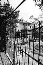 Baguio's Laperal White House