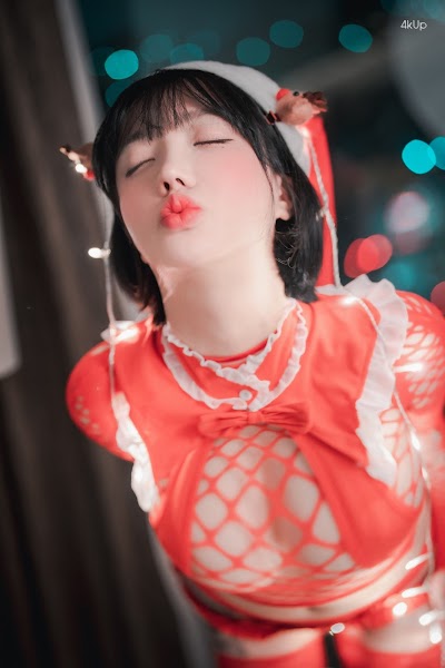 DJAWA Photo – Son Ye-Eun (손예은) Christmas Special 2021