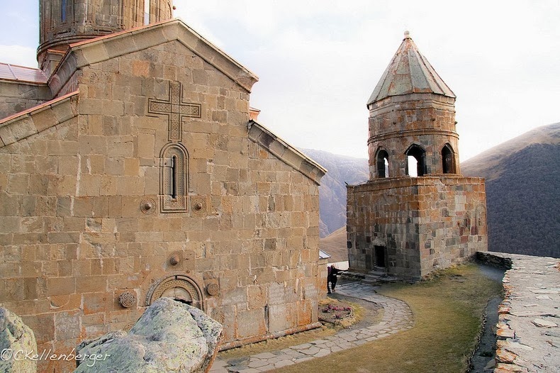 gergeti-trinity-church-7