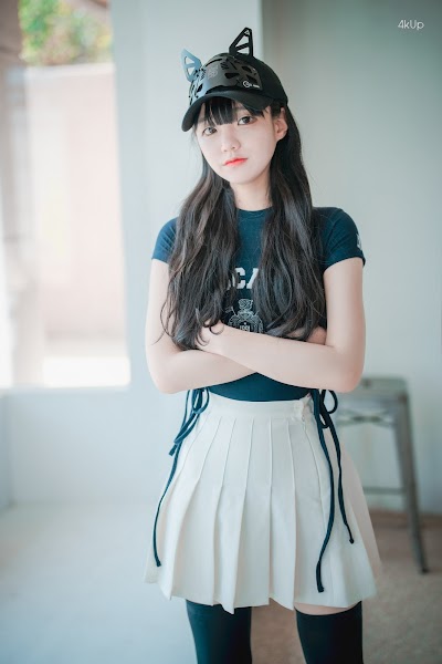 DJAWA Photo – Jeong Jenny (정제니) Classic Athletic Girl in Navy Blue