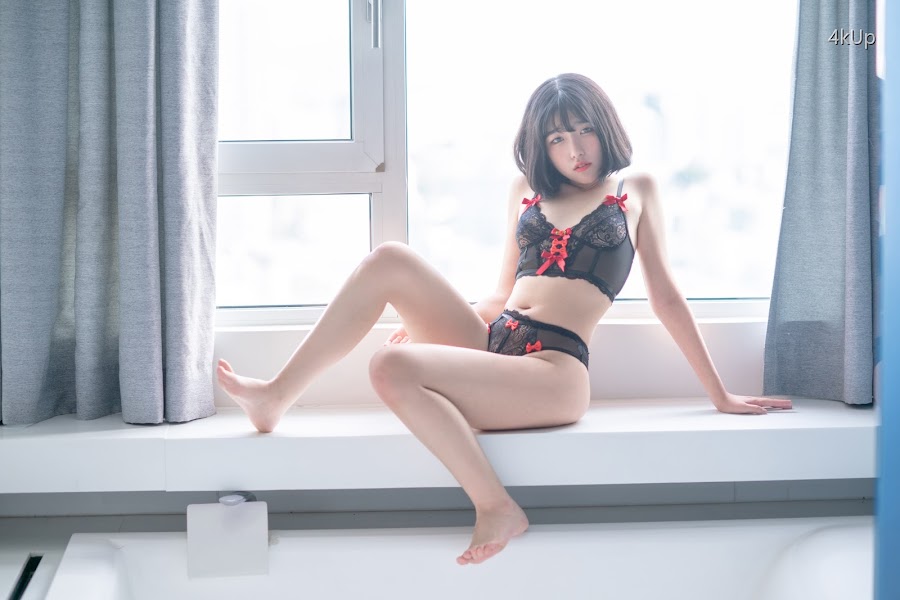Sonson (손손) Black Rose
