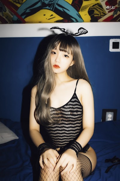 Jeong Jenny (정제니) – Jenny’s maturity – Moon Night Snap