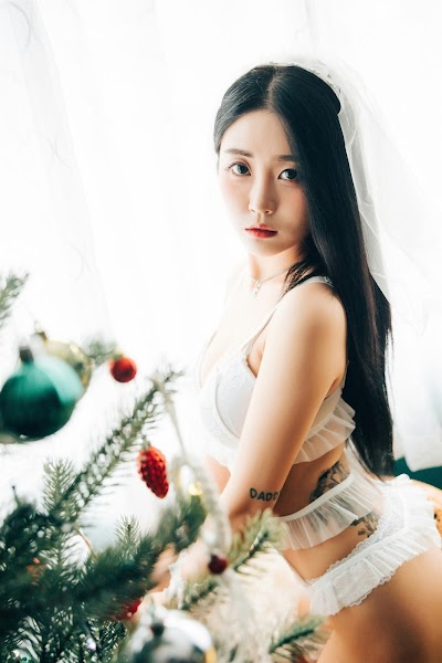 [Loozy] Bomi (보미) Holiday