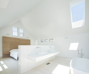 Casa en Nantucket / Arquitectos Ambuske habitacion-baño-integrado